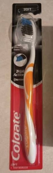 Colgate Triple Action Toothbrush, Charcoal, Soft ￼